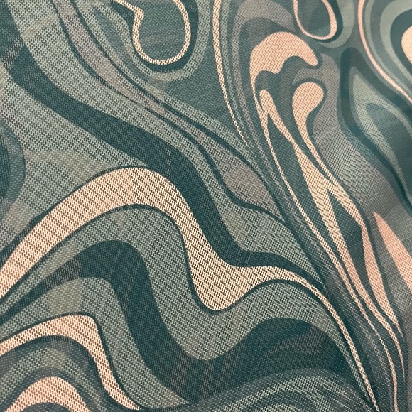 Mesh marble swirl long sleeve crop top - Picture 4 of 6